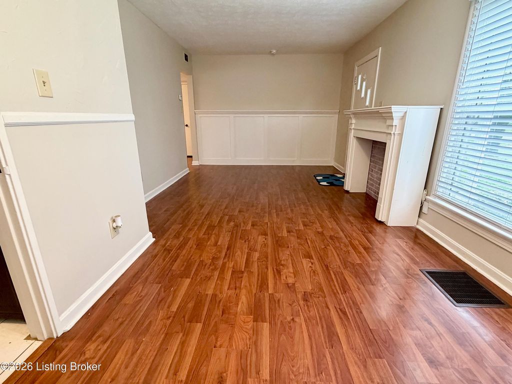 Photo of 2632 Alanmede Rd, Louisville, KY 40205 (MLS # 1712716)