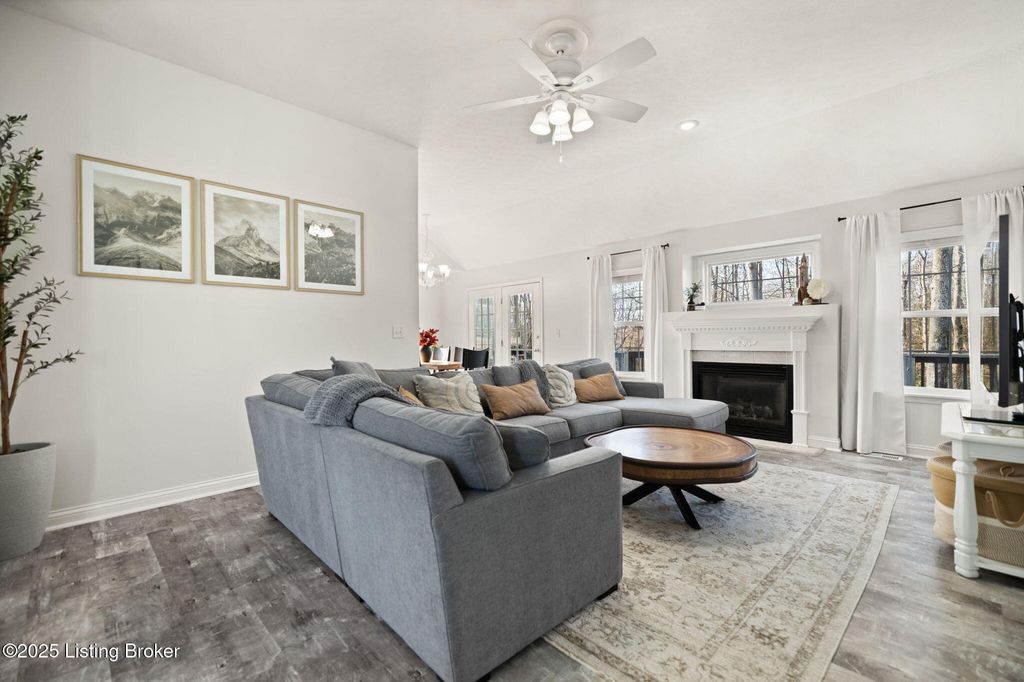 Photo of 608 Harvard Dr, Elizabethtown, KY 42701 (MLS # 1704964)