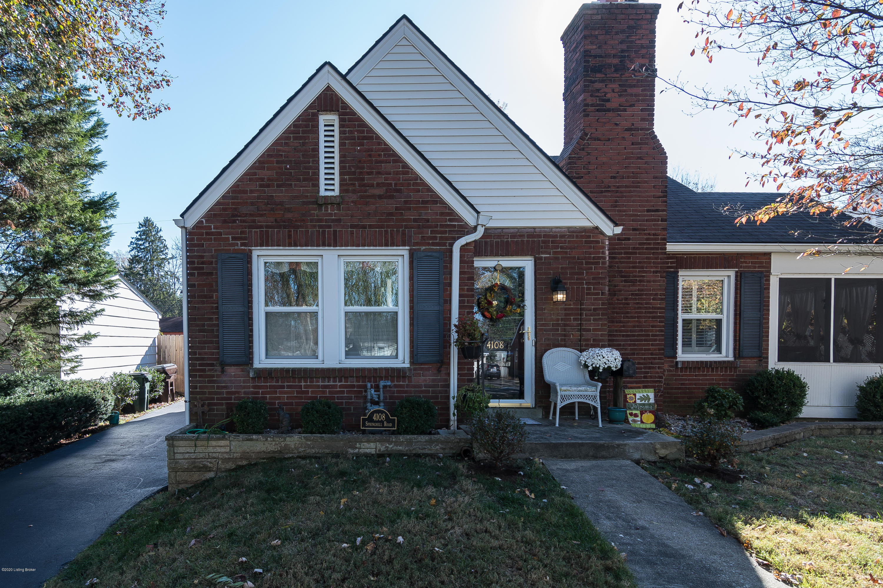Photo 1 of 32 — 4108 Springhill Rd, Louisville, KY 40207