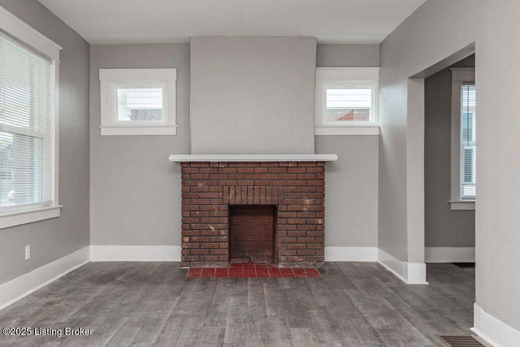 Photo of 110 S 37th St, Louisville, KY 40212 (MLS # 1709581)