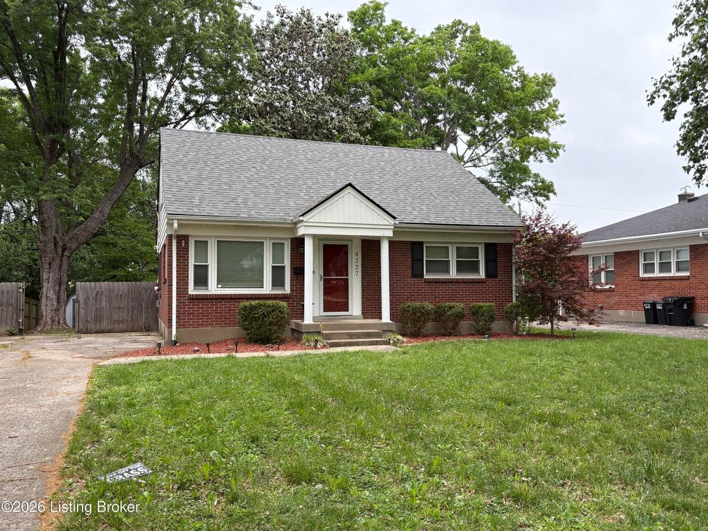 Photo of 4227 Hillbrook Dr, Louisville, KY 40220 (MLS # 1718289)
