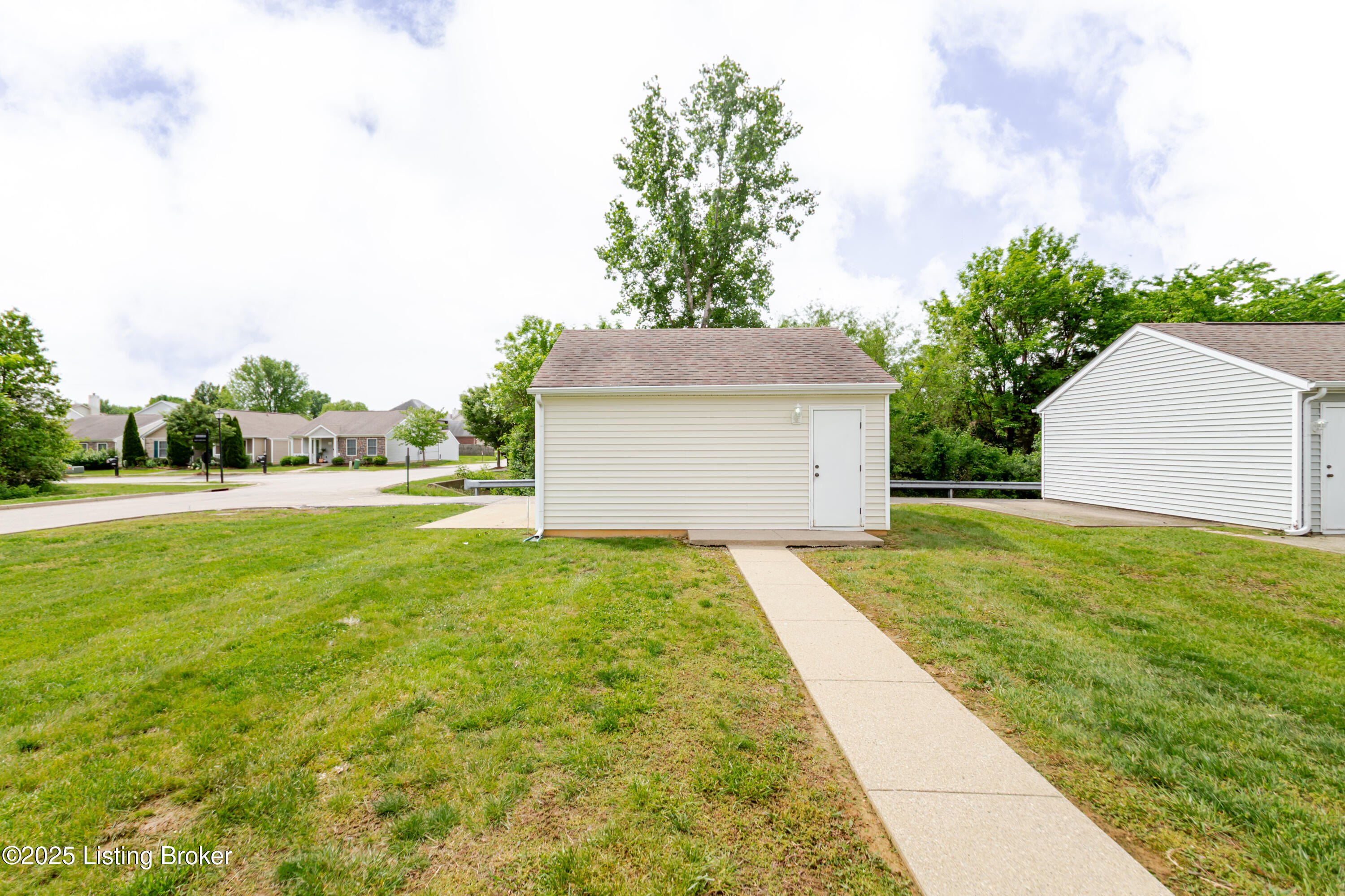 6018 Bay Harbor Dr, Louisville, Kentucky image 30