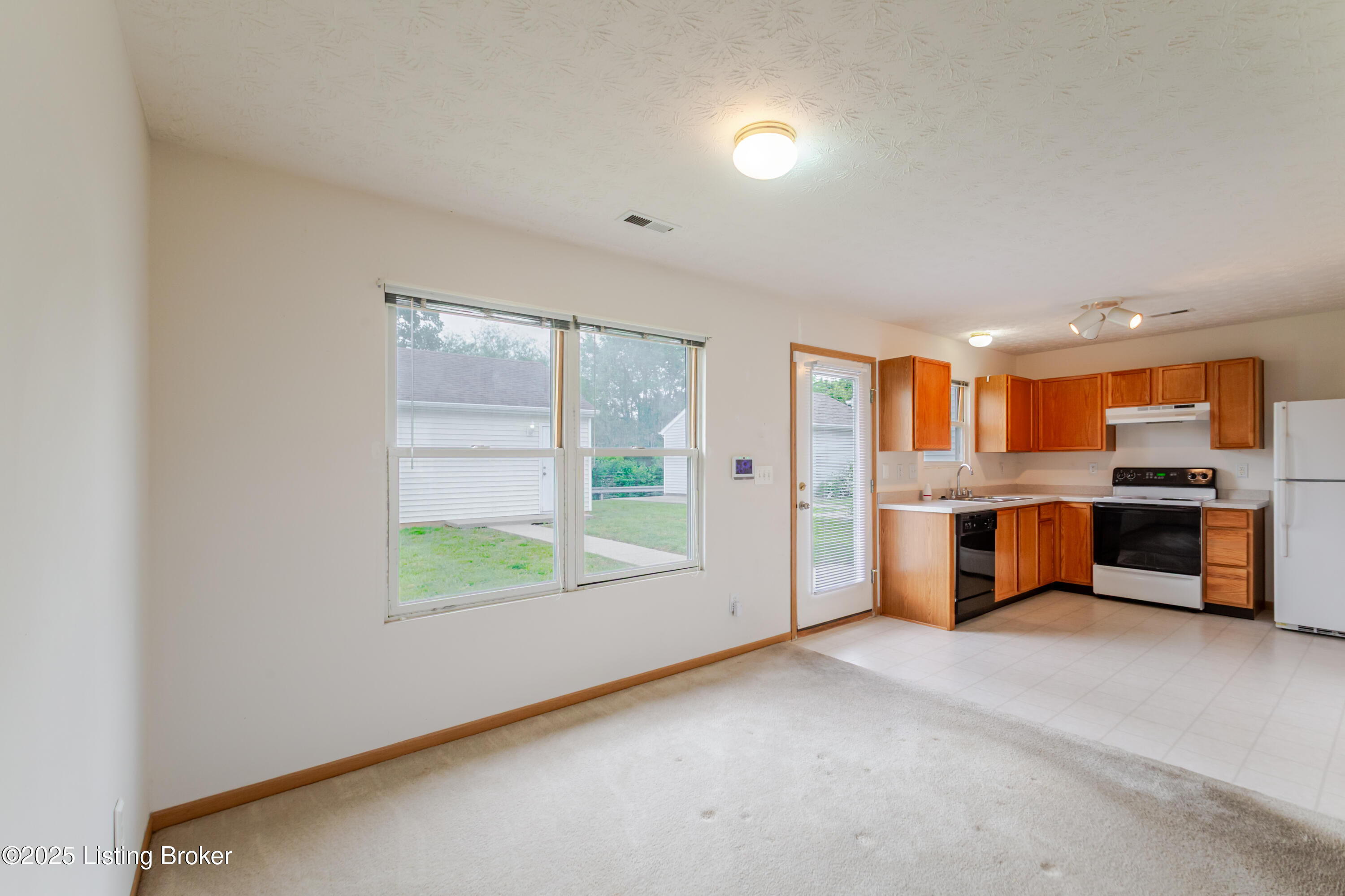 6018 Bay Harbor Dr, Louisville, Kentucky image 8