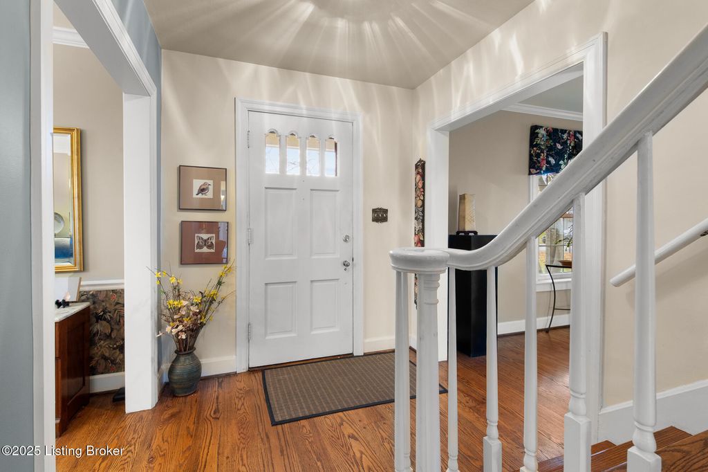 Photo of 2623 Valletta Rd, Louisville, KY 40205 (MLS # 1704561)