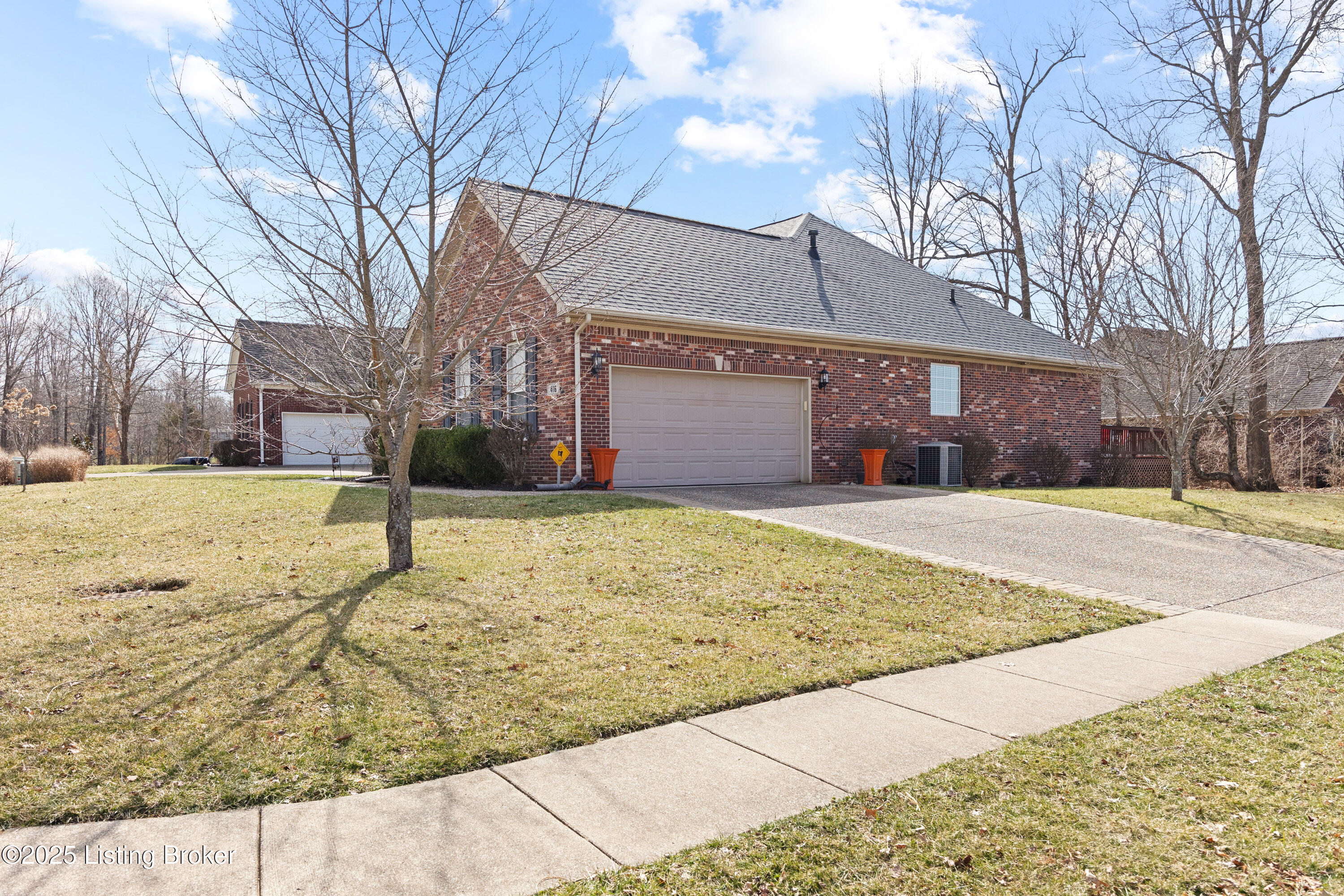 416 Davenport Dr, Louisville, Kentucky image 3