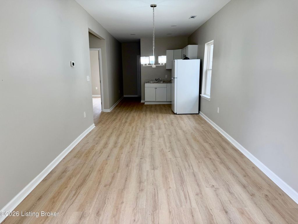 Photo of 118 E Collins Ct, Louisville, KY 40214 (MLS # 1709841)