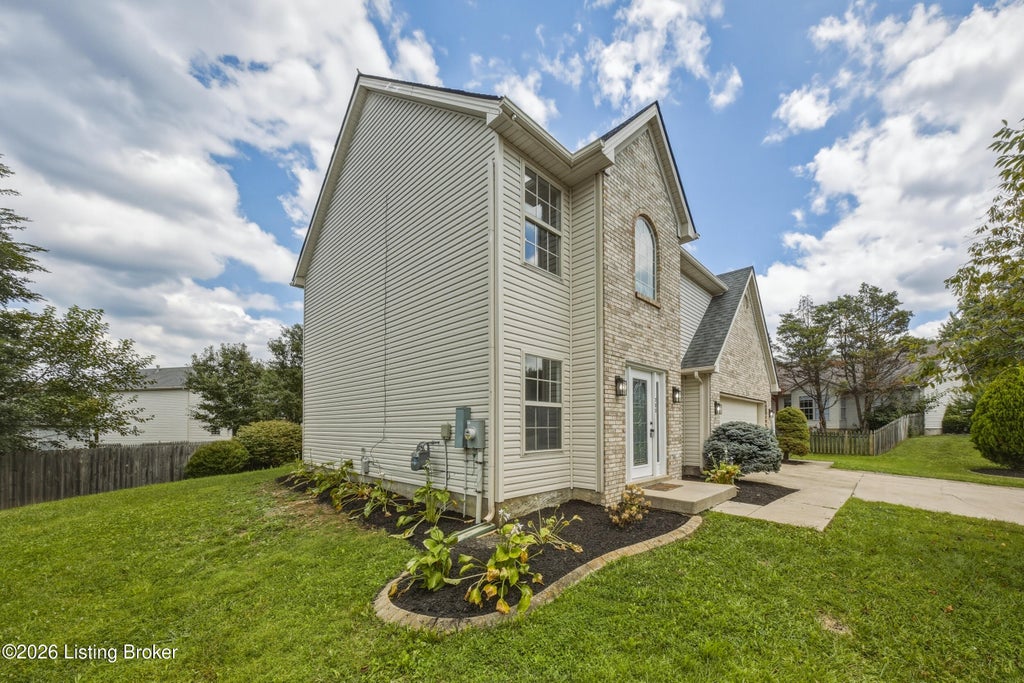 Photo of 203 Taos Trace, La Grange, KY 40031 (MLS # 1725732)