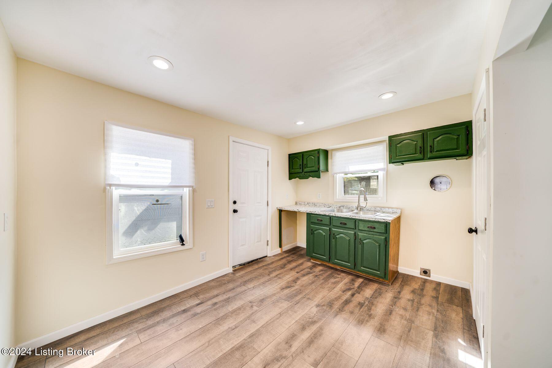 2642 Rowan St, Louisville, Kentucky image 9