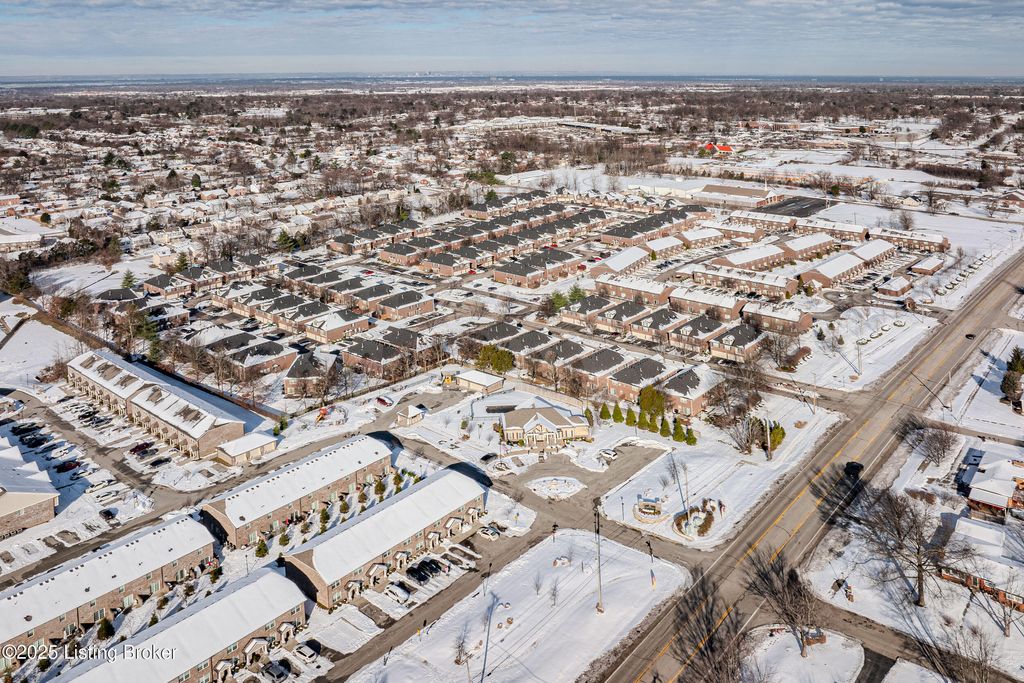 Photo of 8432 Grand Trevi Dr, Louisville, KY 40228 (MLS # 1705382)