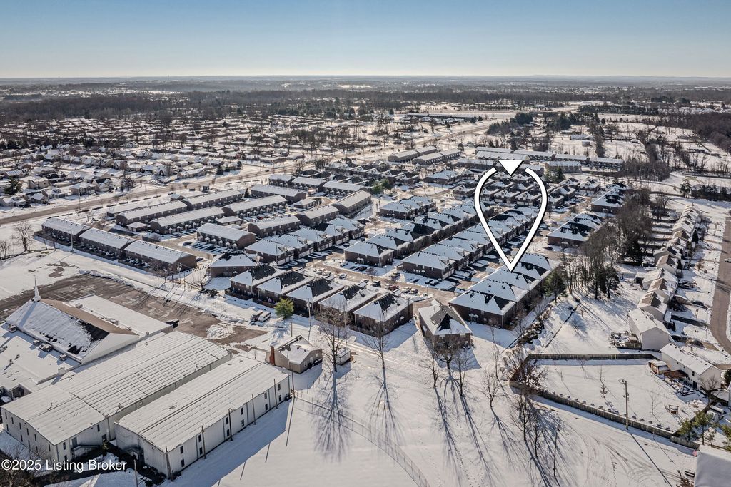 Photo of 8432 Grand Trevi Dr, Louisville, KY 40228 (MLS # 1705382)