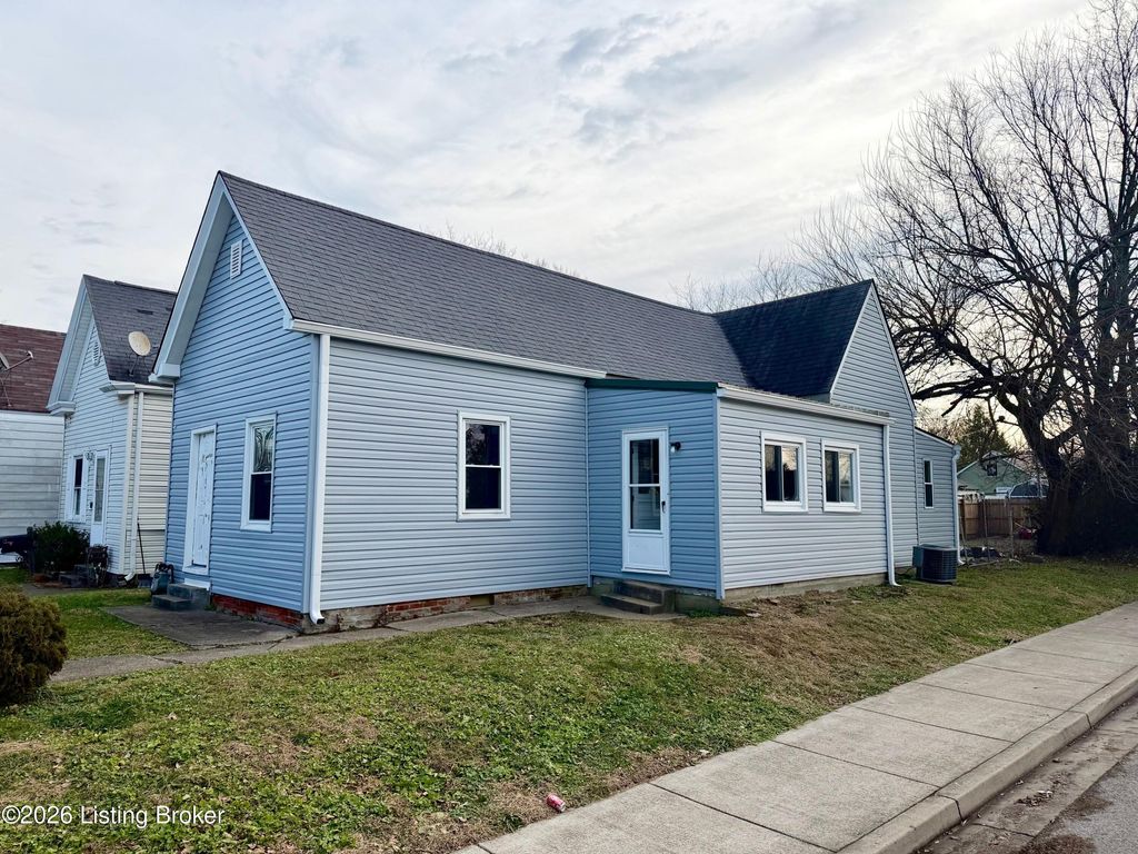 Photo of 1502 Culbertson Ave, New Albany, IN 47150 (MLS # 1708616)