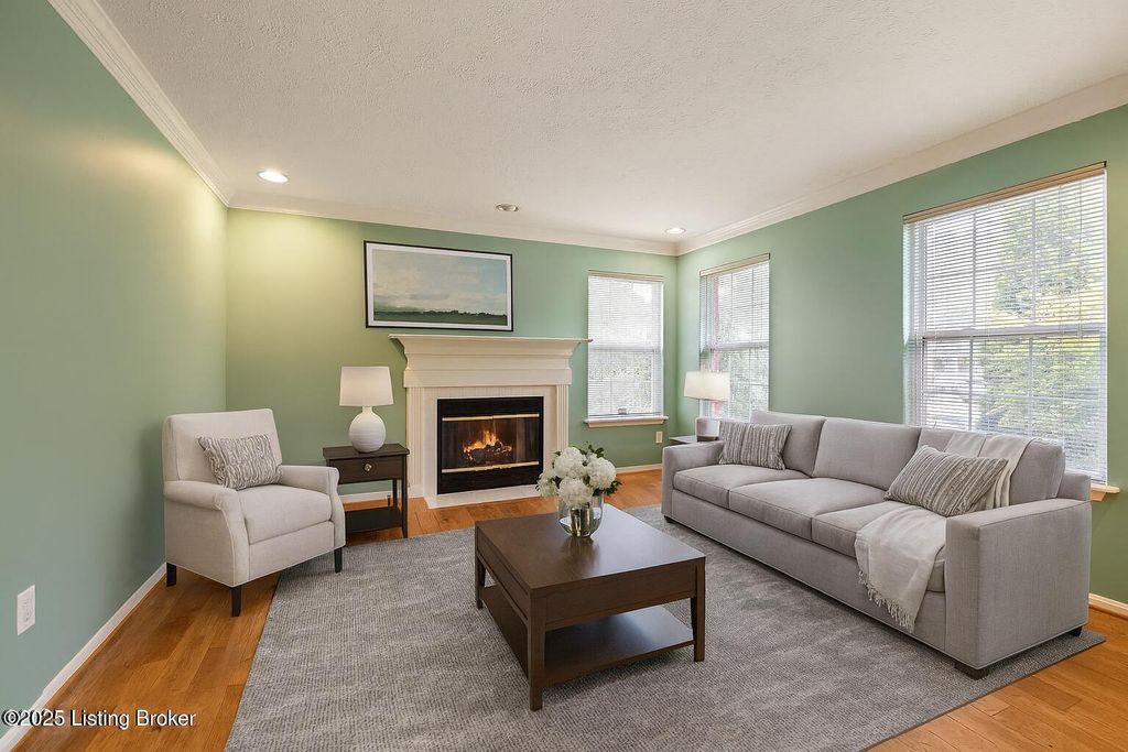 Photo of 7900 Ridgehurst Pl, Louisville, KY 40299 (MLS # 1711607)