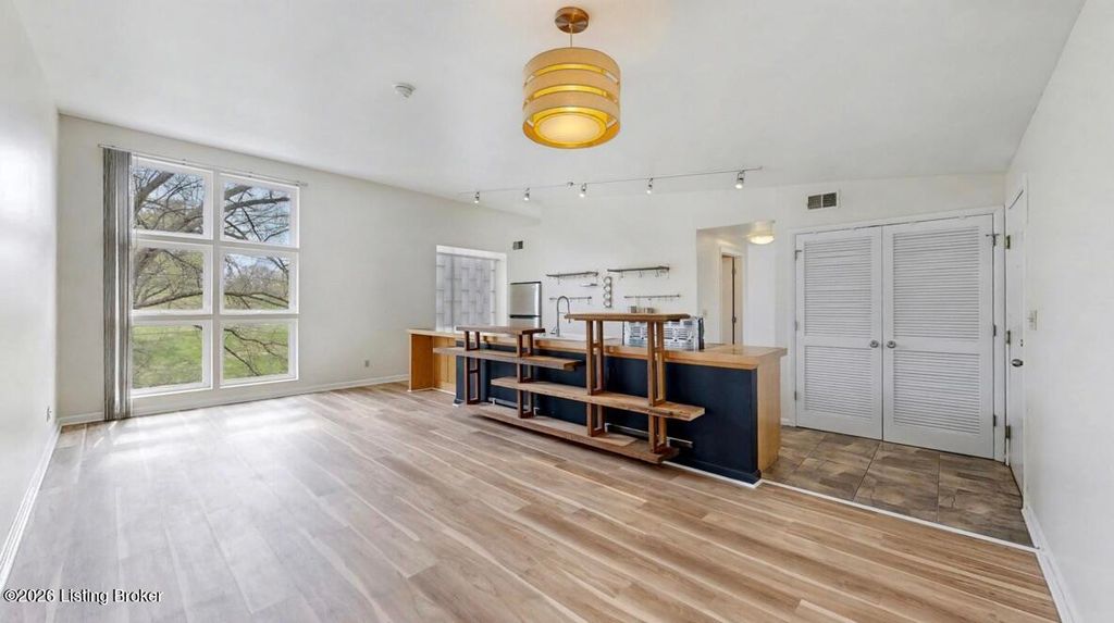 Photo of 2745 Grinstead Dr #201, Louisville, KY 40206 (MLS # 1713682)