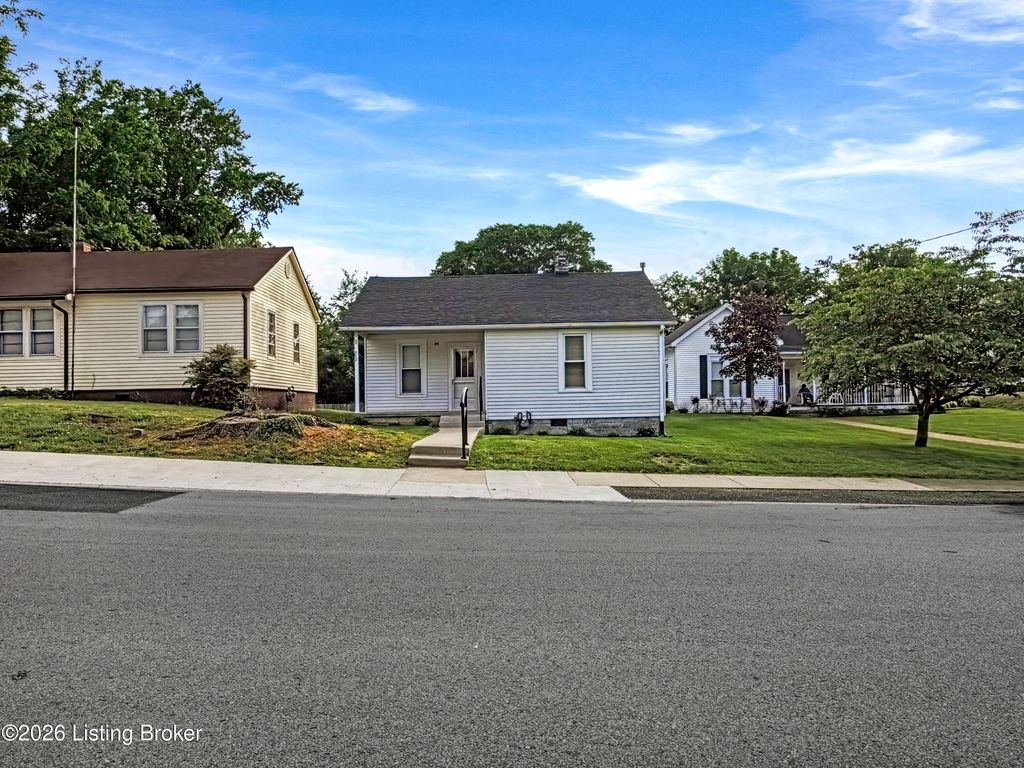 Photo of 311 W Washington St, Munfordville, KY 42765 (MLS # 1716218)