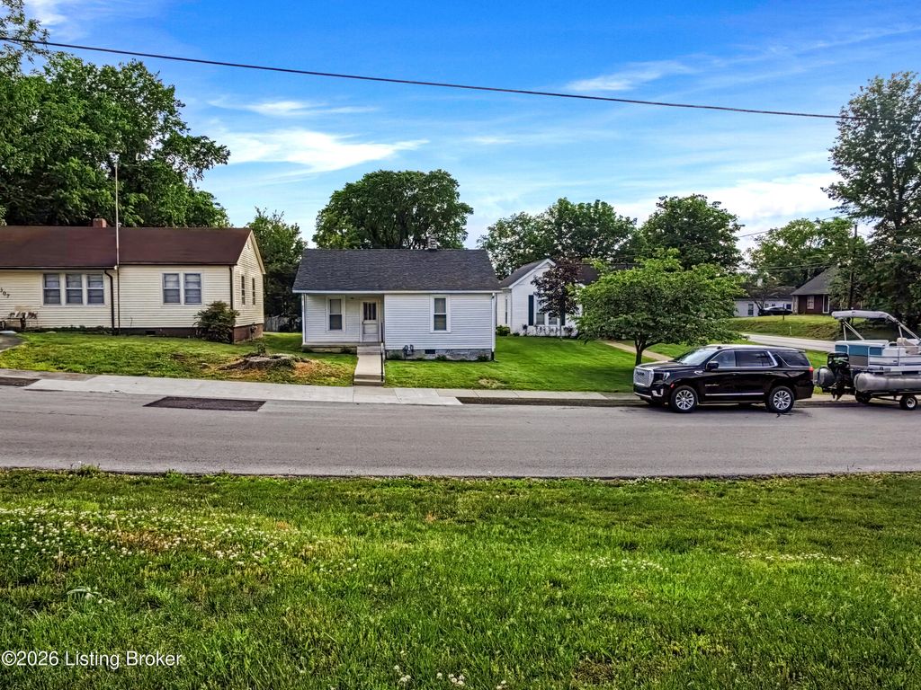 Photo of 311 W Washington St, Munfordville, KY 42765 (MLS # 1716218)