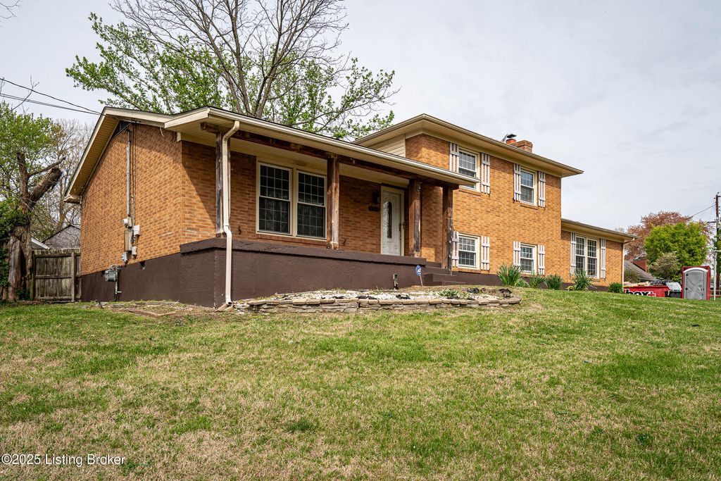 Photo of 3801 Iron Horse Way, Louisville, KY 40272 (MLS # 1707862)