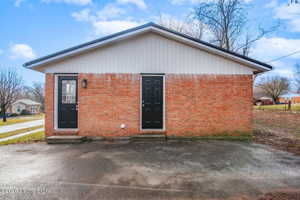 Photo of 206 Candace St, Campbellsville, KY 42718 (MLS # 1709554)