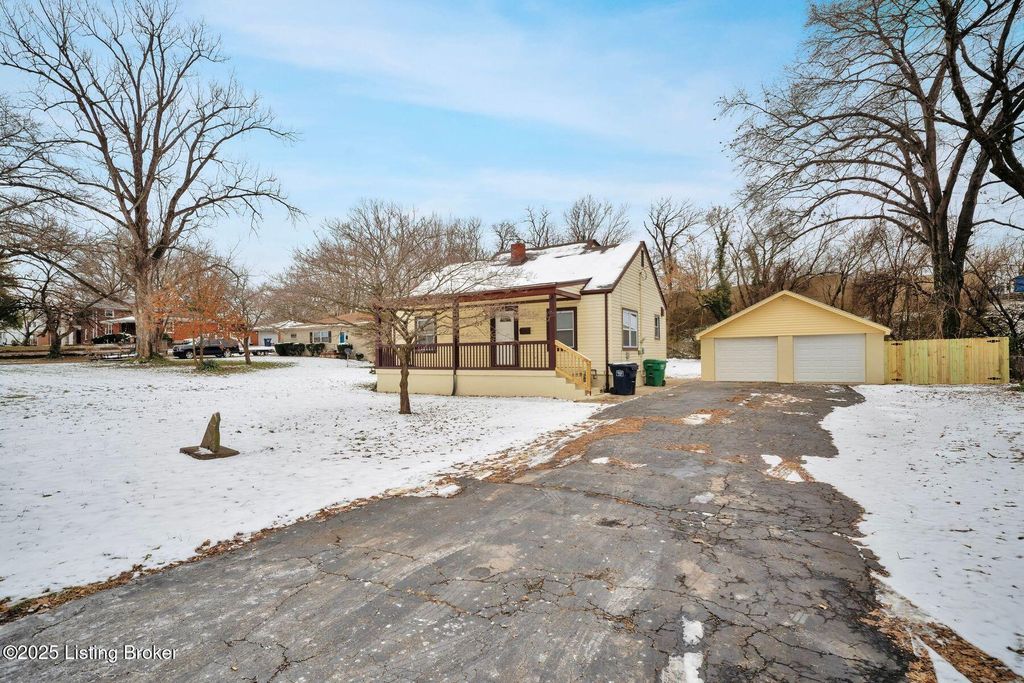 Photo of 2220 Auburn Dr, Louisville, KY 40216 (MLS # 1705483)