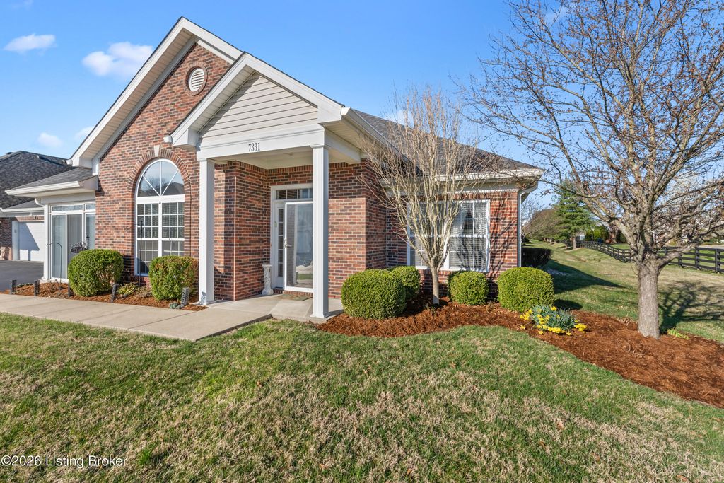 Photo of 7331 Rivers End Cir, Louisville, KY 40258 (MLS # 1711389)