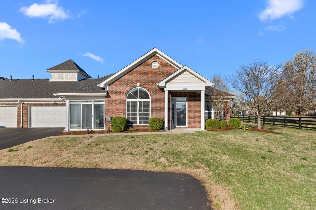 Photo of 7331 Rivers End Cir, Louisville, KY 40258 (MLS # 1711389)
