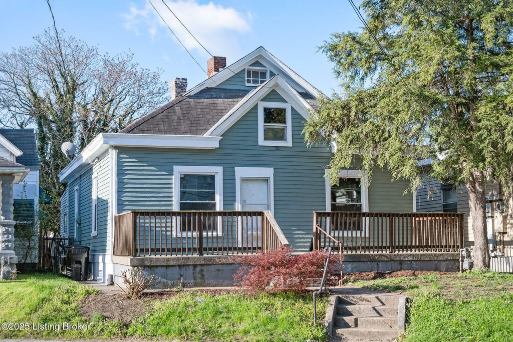 Photo of 1922 Bank St, Louisville, KY 40203 (MLS # 1711253)