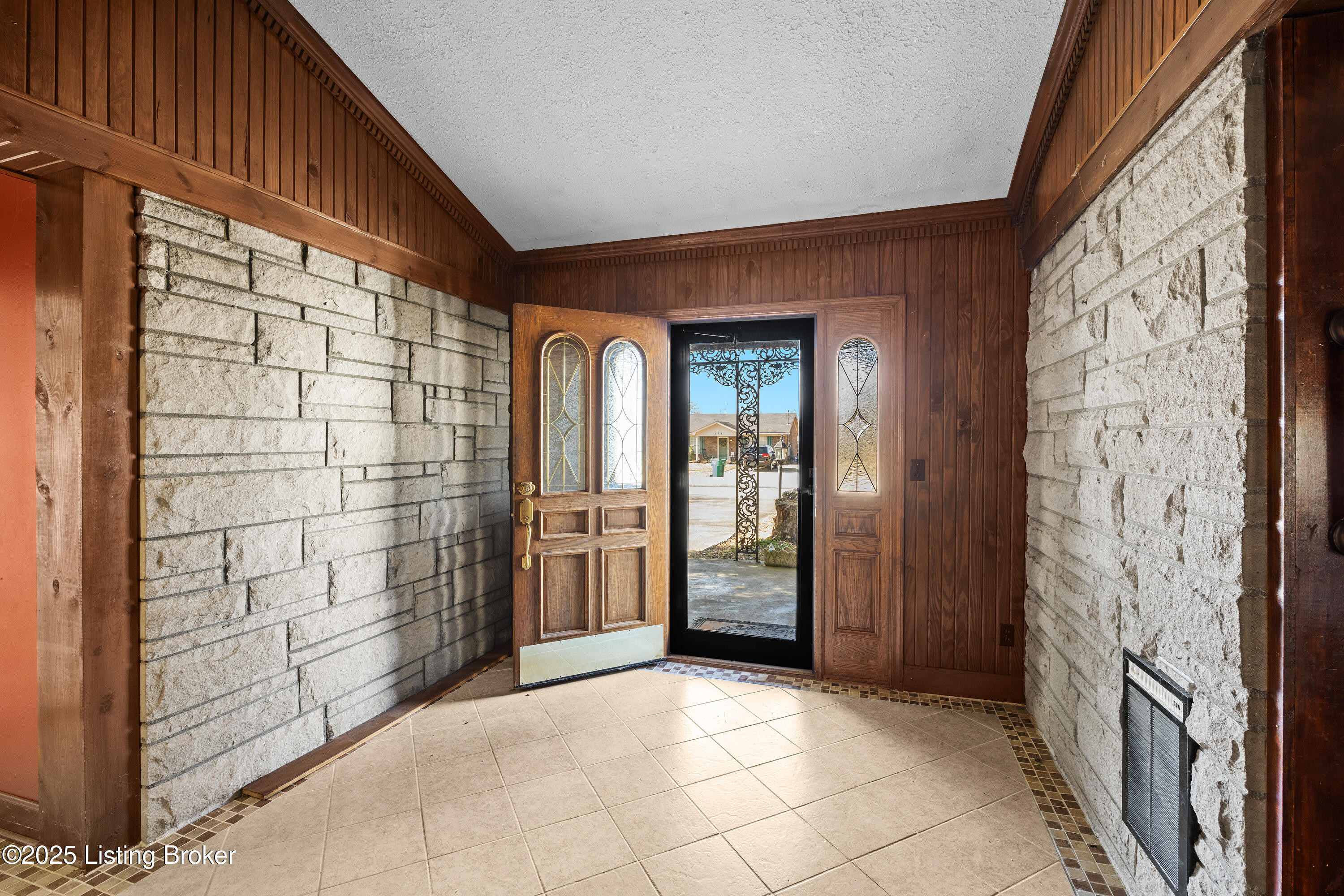 386 Smith Ln, Louisville, Pennsylvania image 4