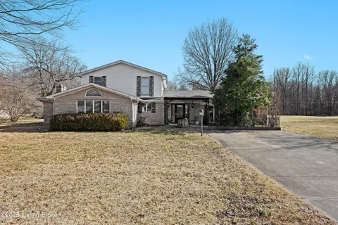 386 Smith Ln, Louisville, KY 40229 - #: 1681689