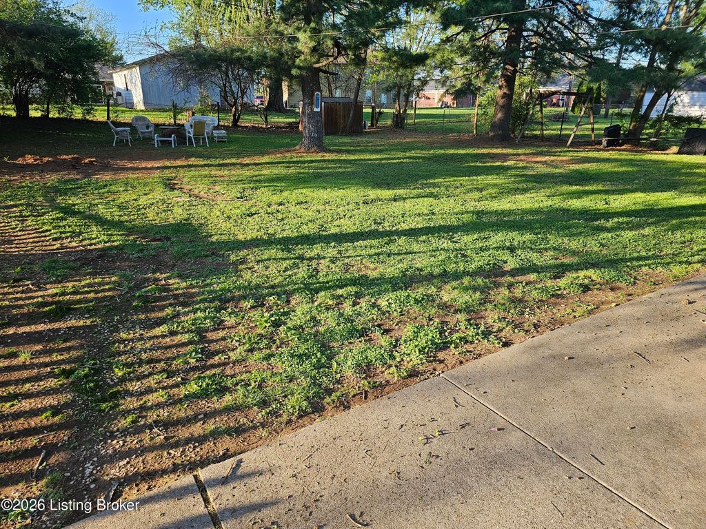 Photo of 88 Jefferson Ave, Bardstown, KY 40004 (MLS # 1713480)