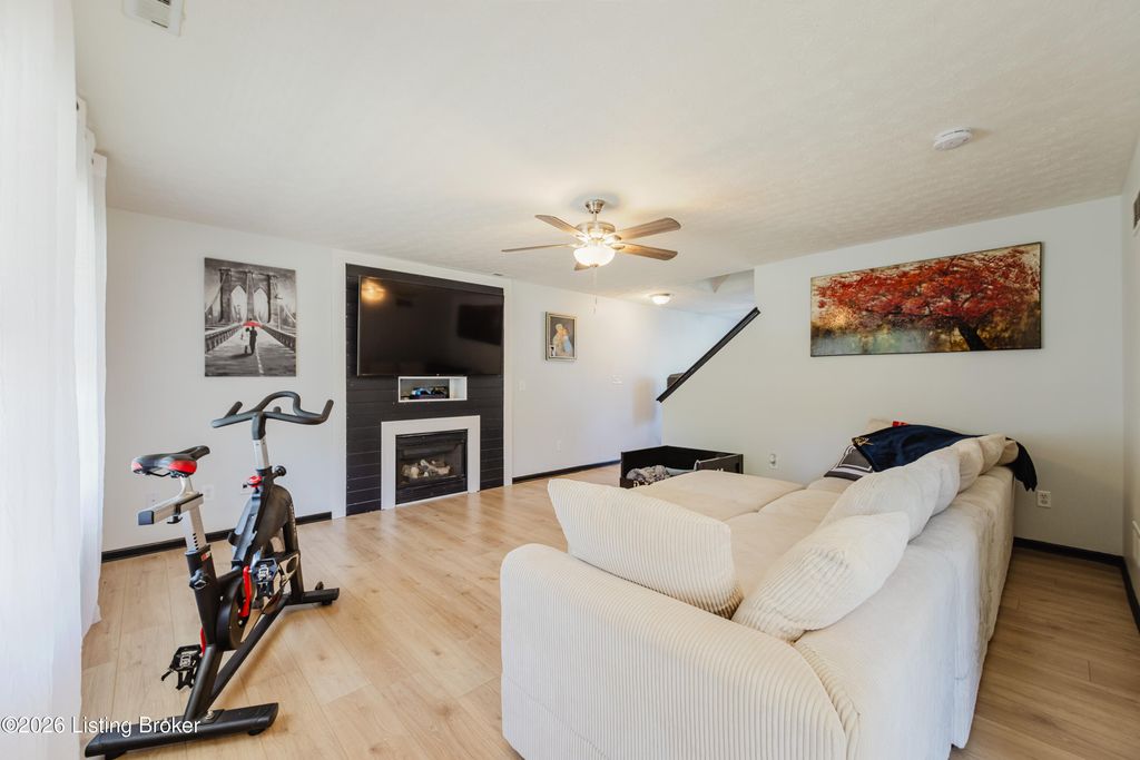 Photo of 6319 Maravian Dr, Louisville, KY 40258 (MLS # 1718096)