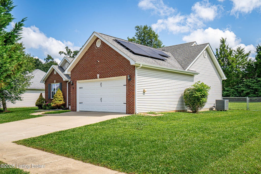 Photo of 154 Wiltshire Ave, Vine Grove, KY 40175 (MLS # 1725362)