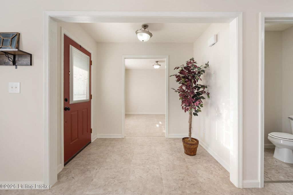 Photo of 121 Alpine Dr, Vine Grove, KY 40175 (MLS # 1706850)