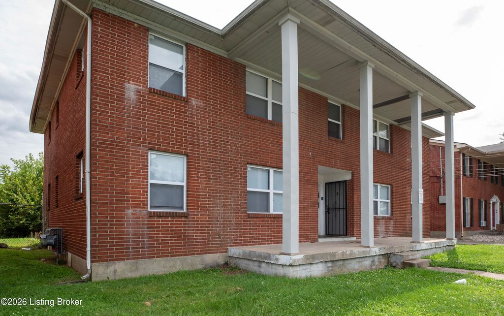 Photo of 1704 Valley Forge Way, Louisville, KY 40215 (MLS # 1714890)