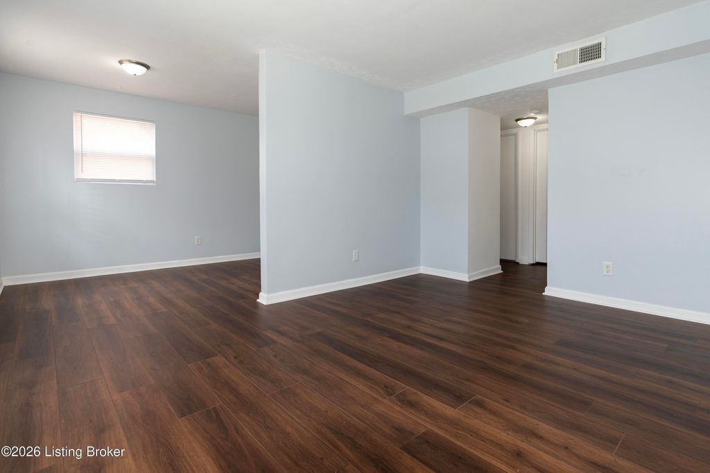 Photo of 1704 Valley Forge Way, Louisville, KY 40215 (MLS # 1714890)