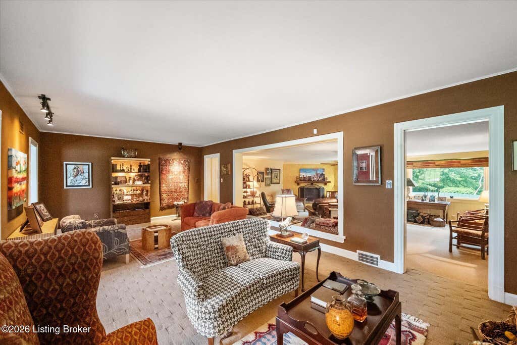 Photo of 3004 Colonial Hill Rd, Louisville, KY 40205 (MLS # 1727136)