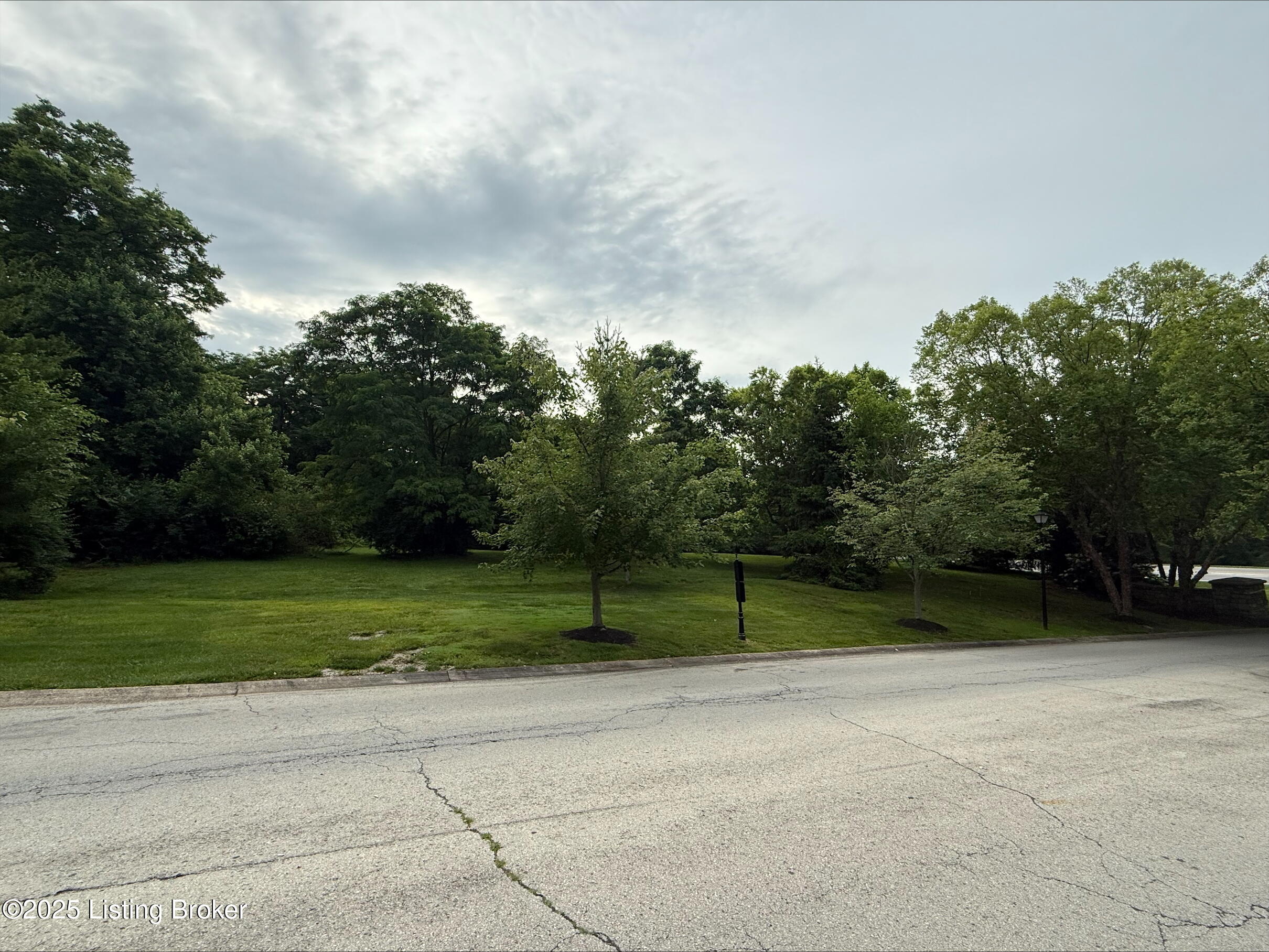 5303-5307 Worthington Place Dr, Louisville, Pennsylvania image 5