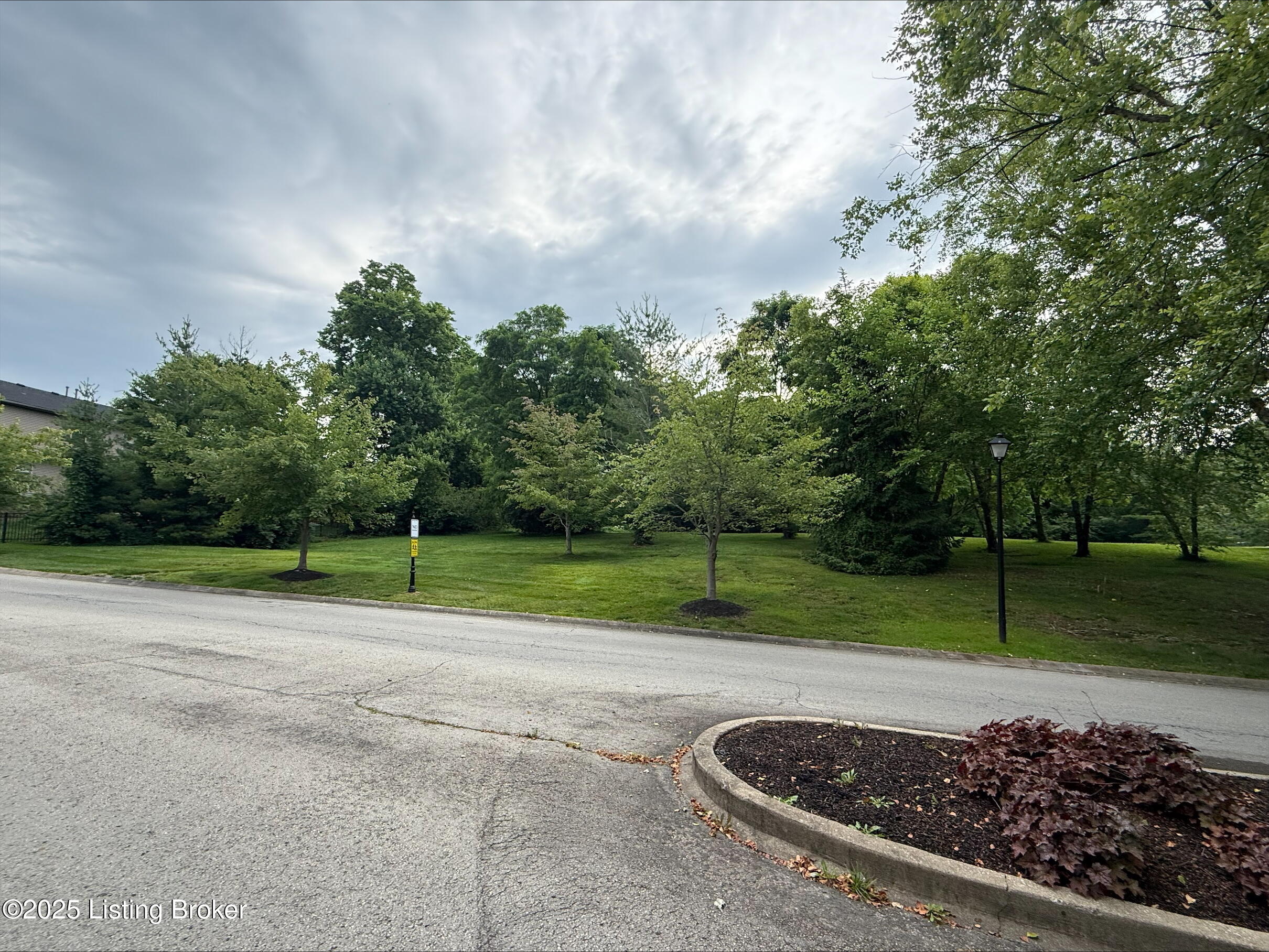 5303-5307 Worthington Place Dr, Louisville, Pennsylvania image 4