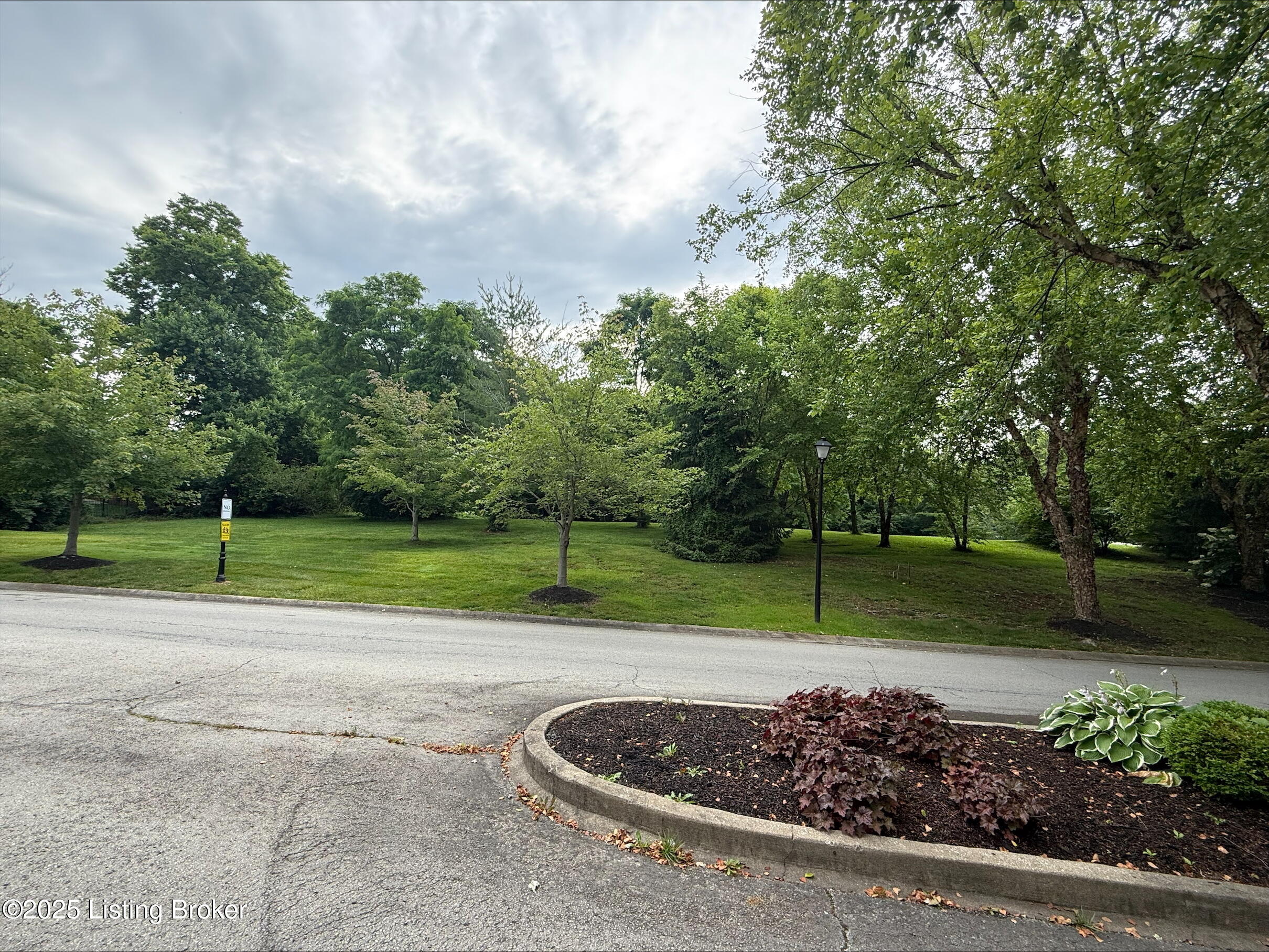 5303-5307 Worthington Place Dr, Louisville, Pennsylvania image 2