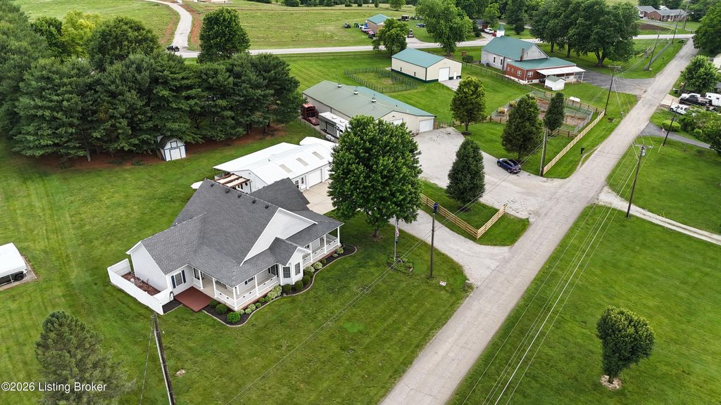 Photo of 141 Botland Loop, Bardstown, KY 40004 (MLS # 1718418)