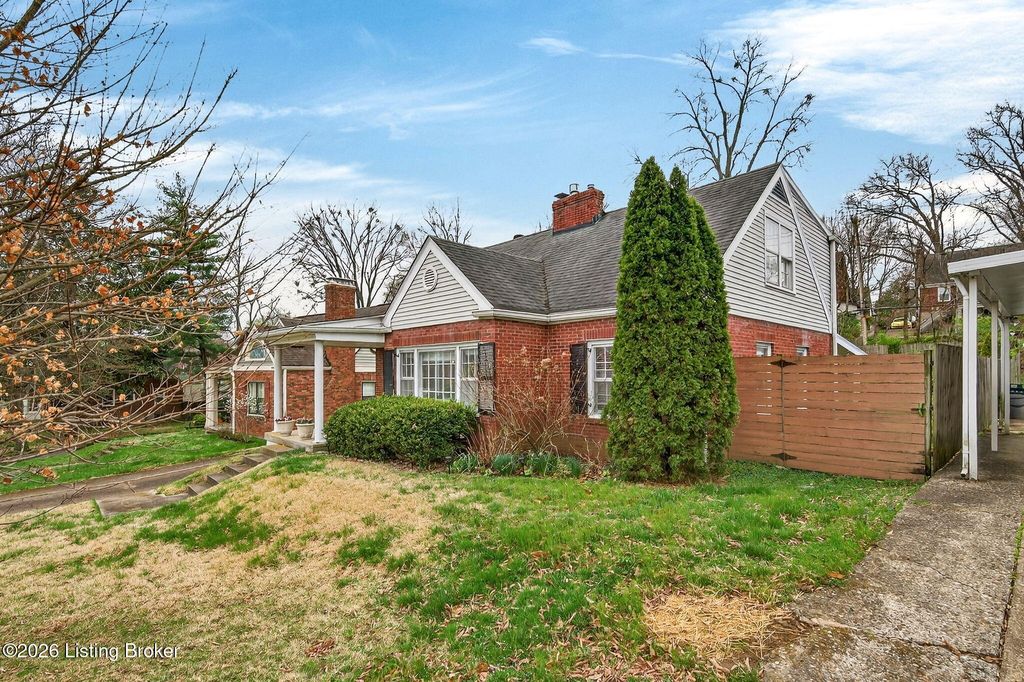 Photo of 2222 Walterdale Terrace, Louisville, KY 40205 (MLS # 1712842)