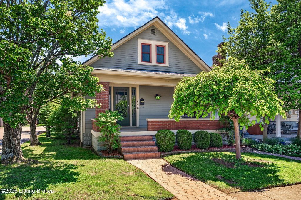Photo of 2228 Eastview Ave, Louisville, KY 40205 (MLS # 1717483)
