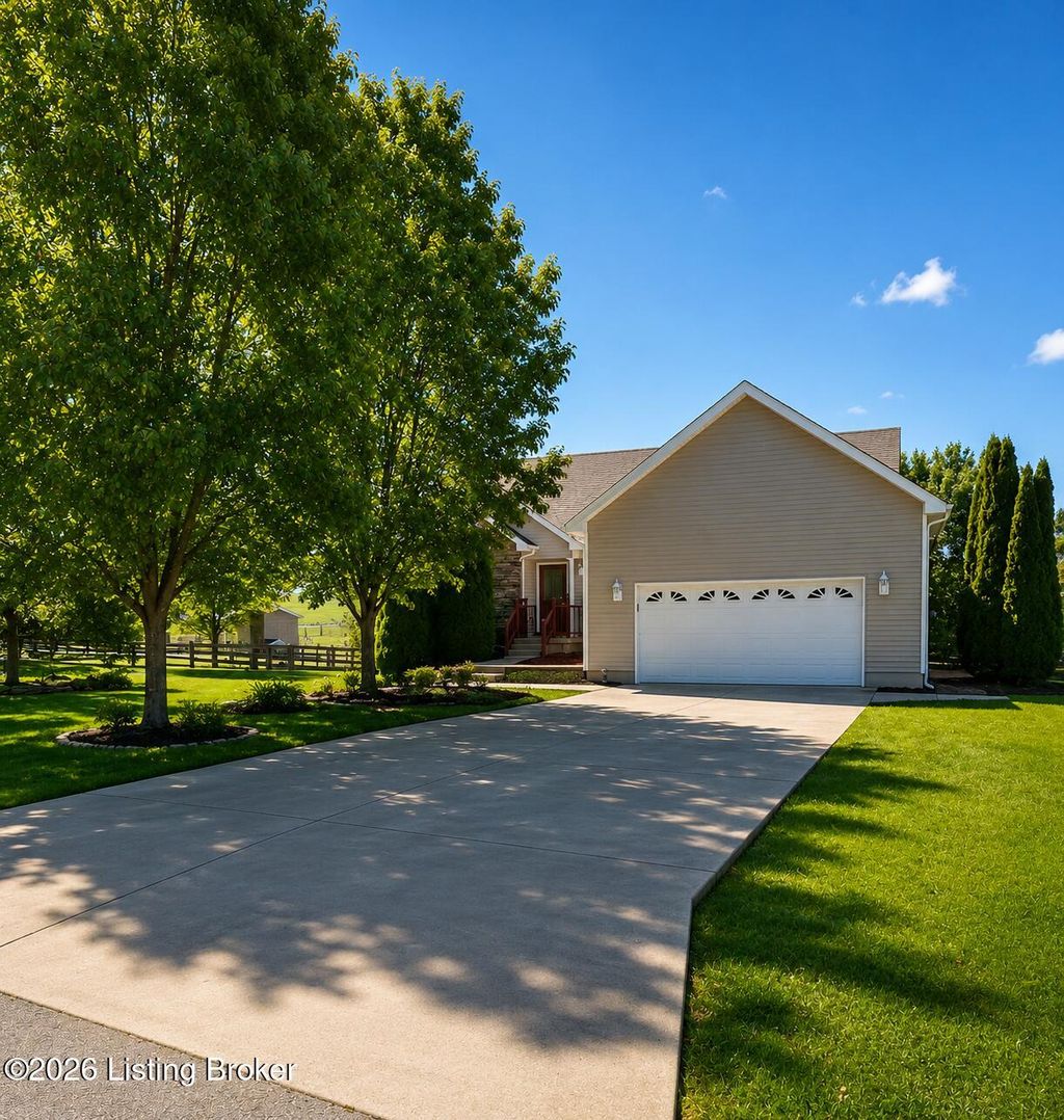 Photo of 35 Grant Ct, Taylorsville, KY 40071 (MLS # 1717602)