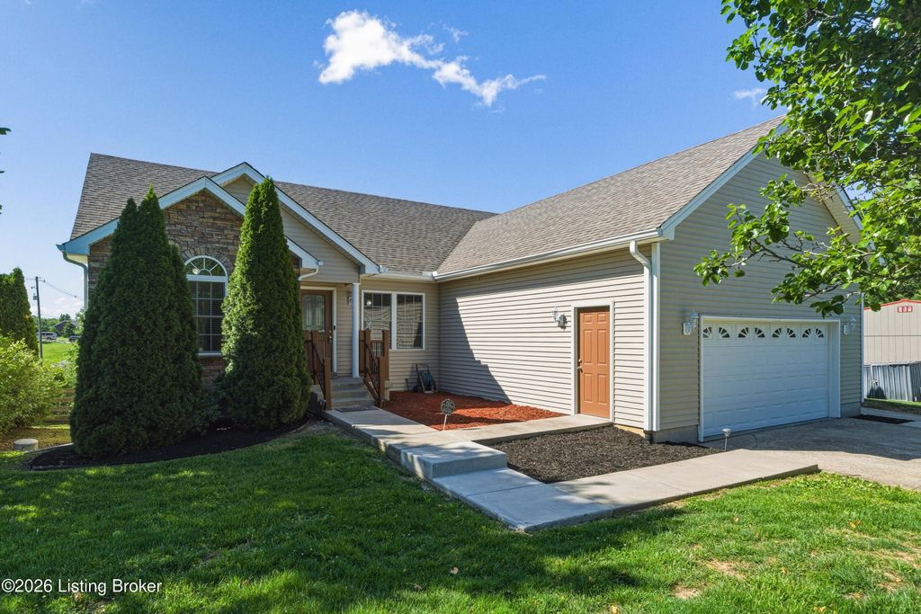 Photo of 35 Grant Ct, Taylorsville, KY 40071 (MLS # 1717602)