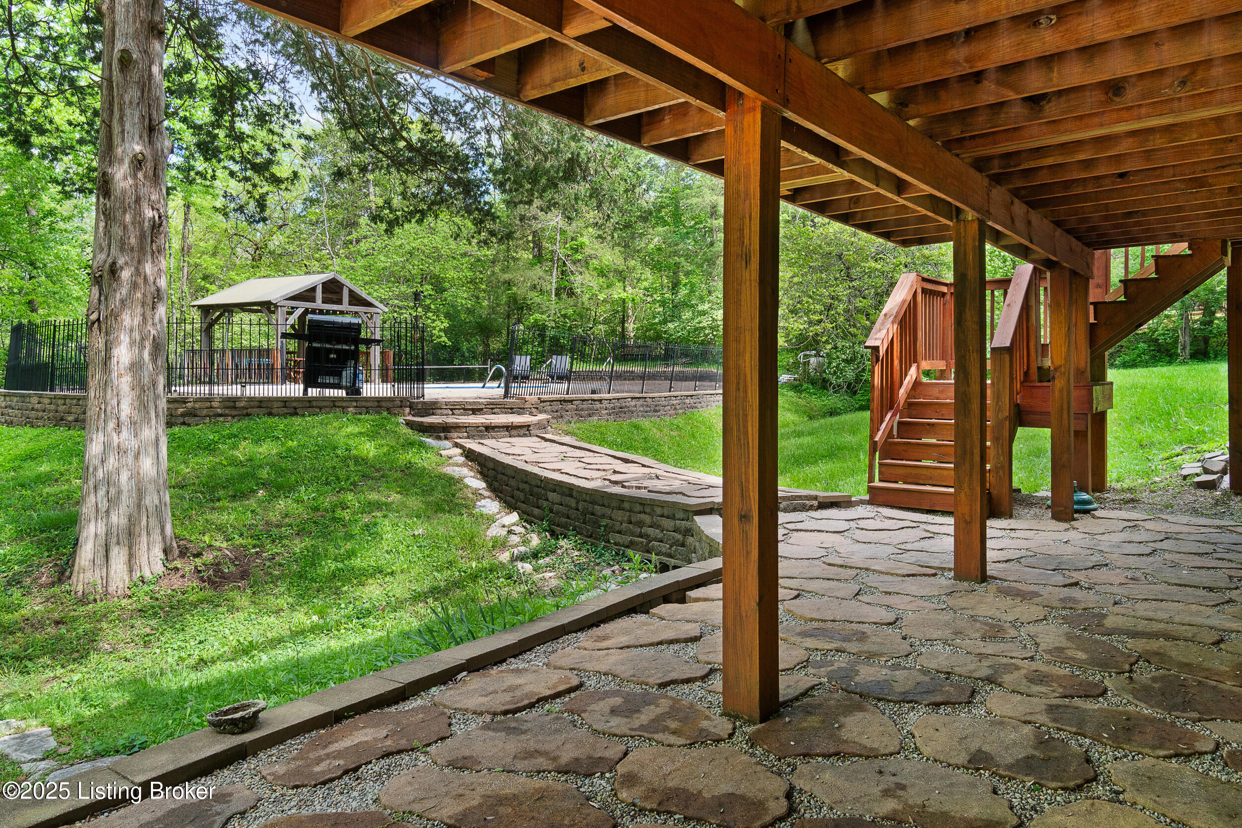 3301 Borowick Cir, La Grange, Pennsylvania image 11
