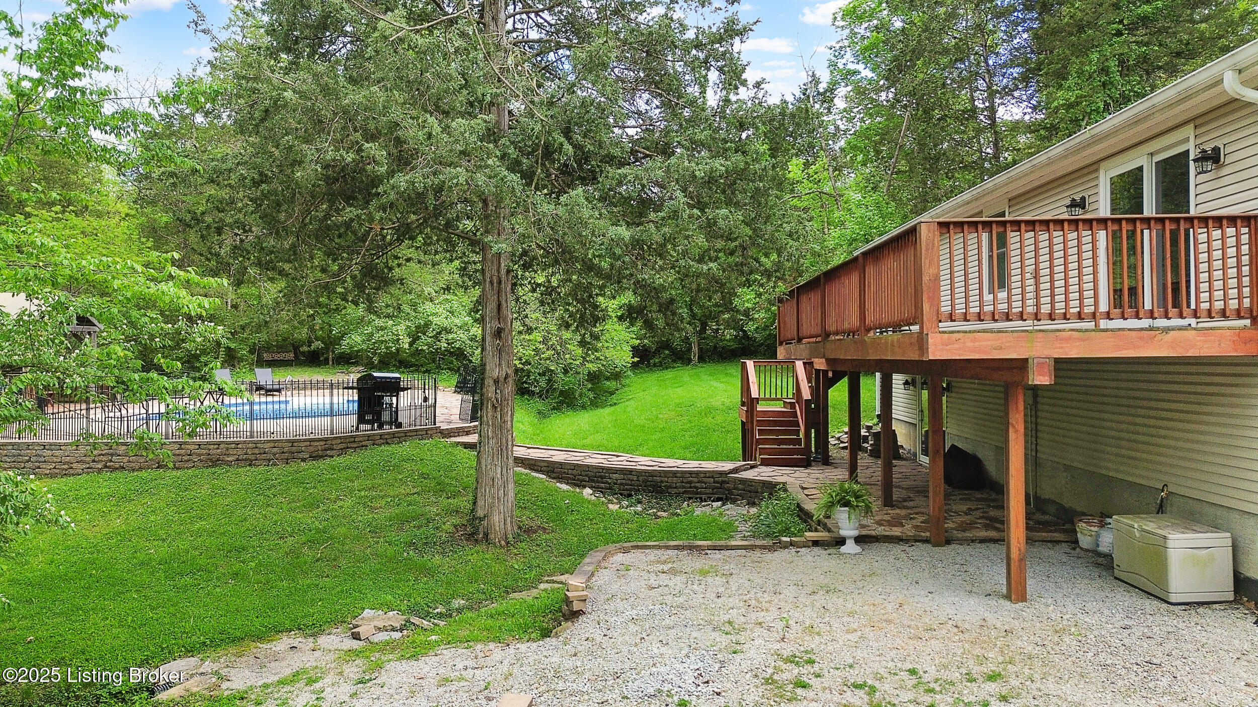 3301 Borowick Cir, La Grange, Pennsylvania image 10
