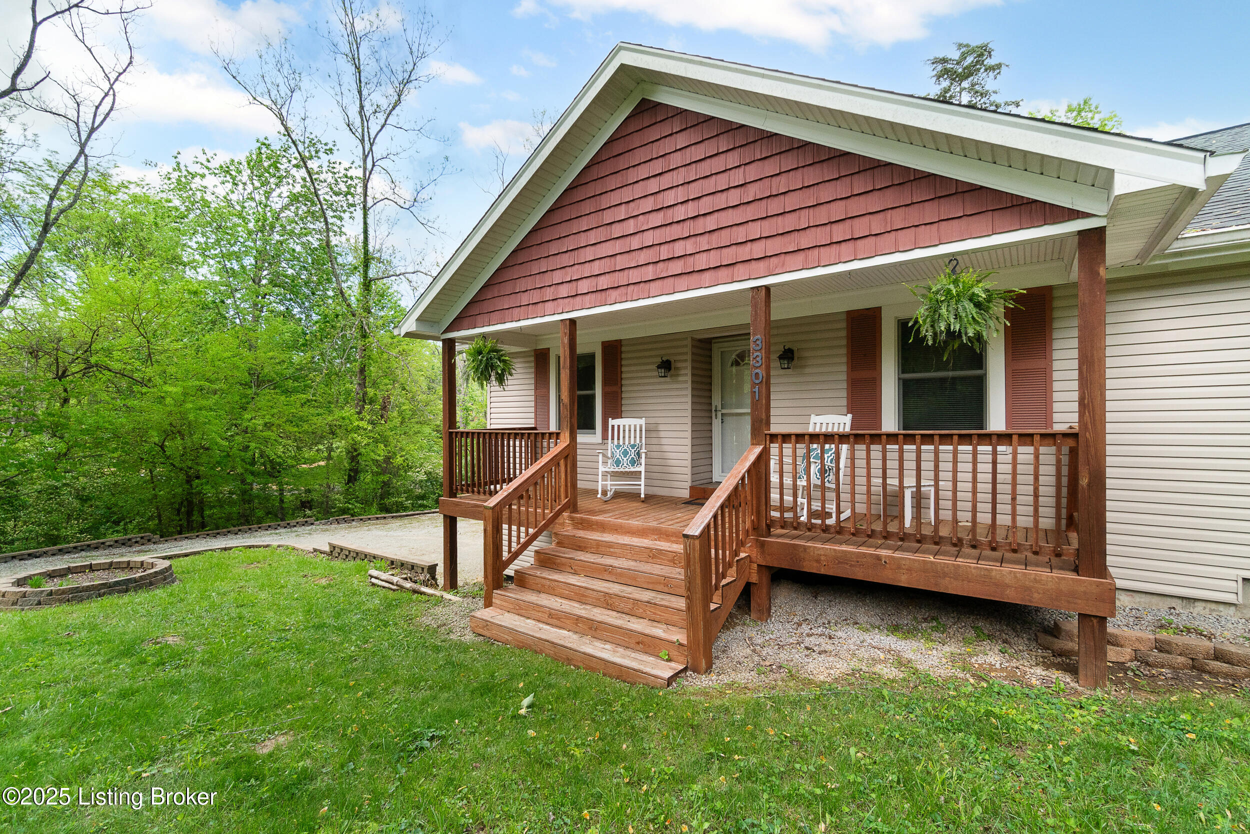 3301 Borowick Cir, La Grange, Pennsylvania image 2