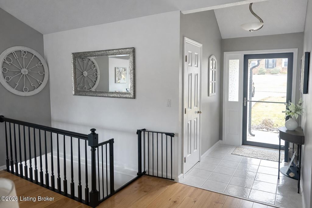 Photo of 11210 Carriage View Way, Jeffersontown, KY 40299 (MLS # 1711207)