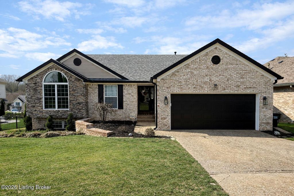 Photo of 11210 Carriage View Way, Jeffersontown, KY 40299 (MLS # 1711207)