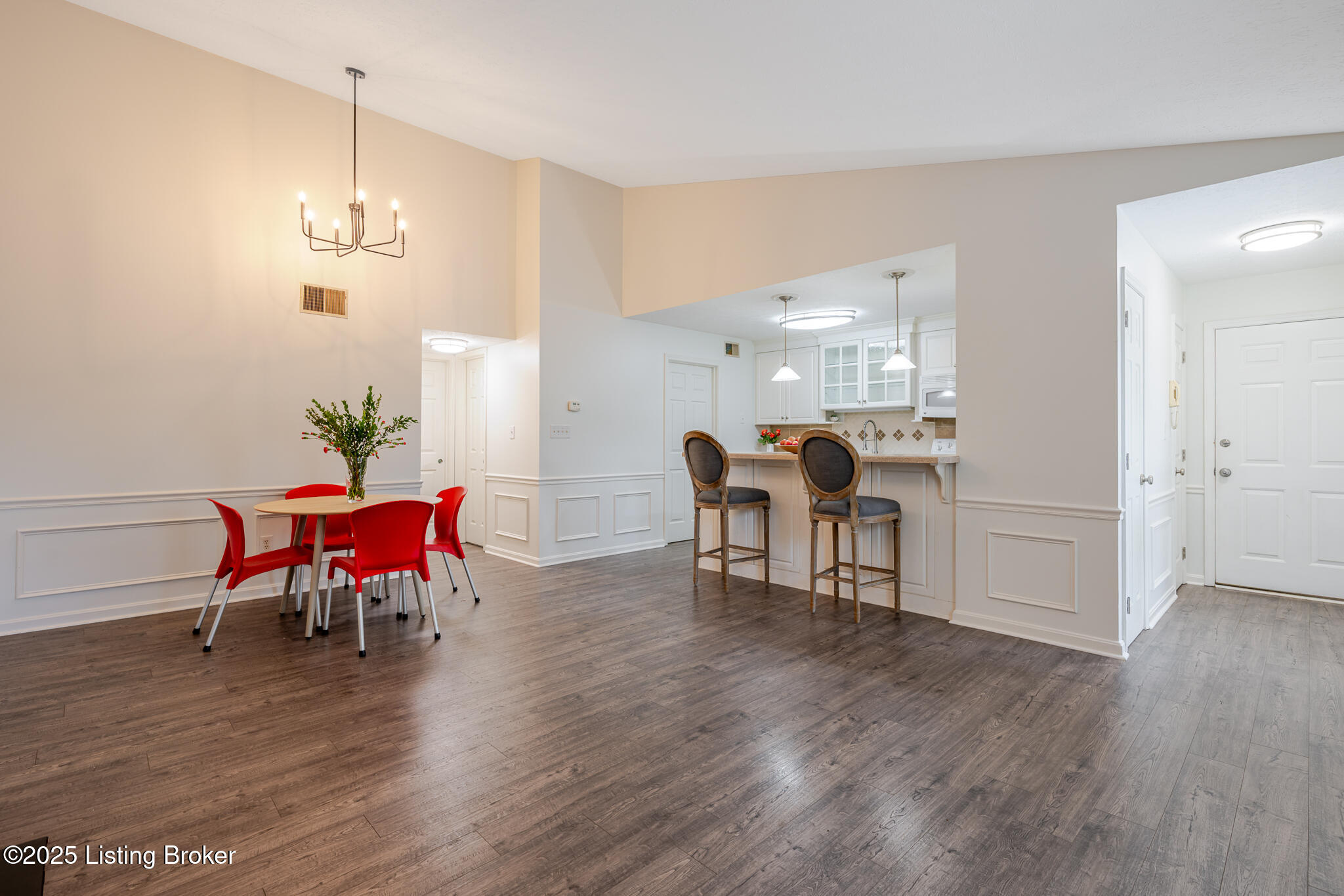 3809 Chamberlain Ln #C, Louisville, Kentucky image 3