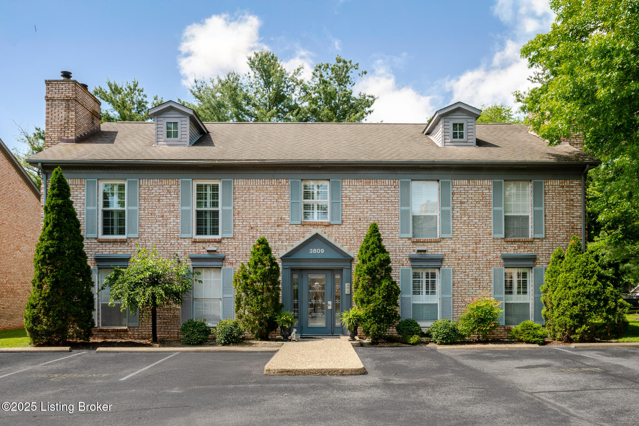 3809 Chamberlain Ln #C, Louisville, Kentucky image 1