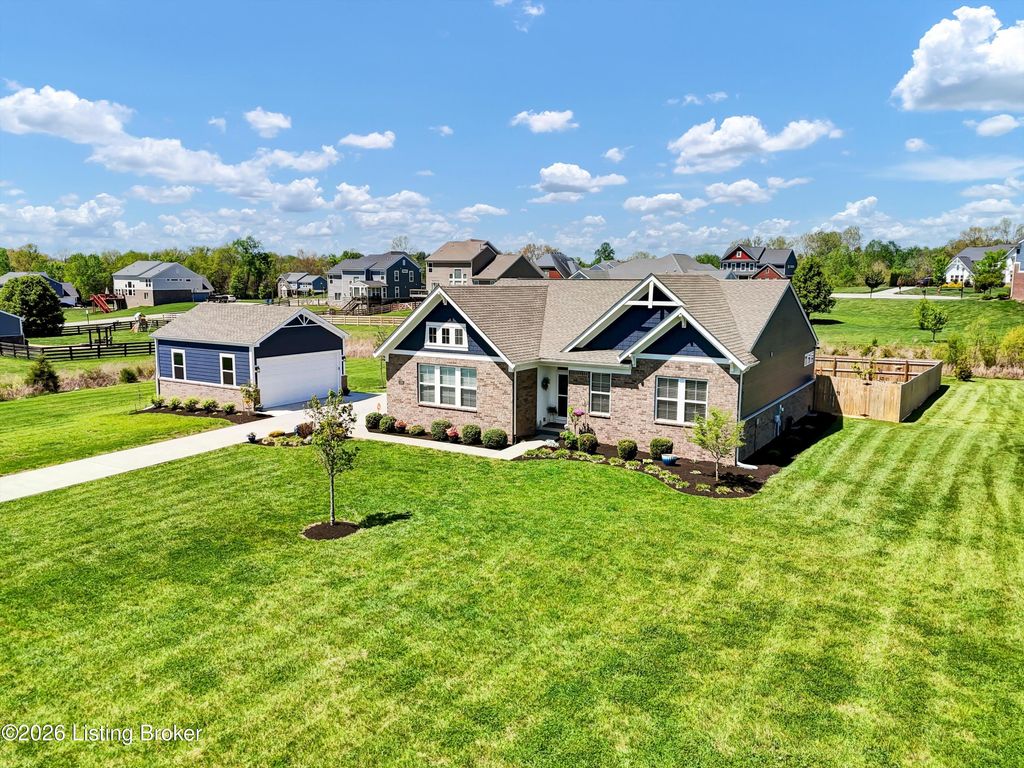 Photo of 1208 Summit Parks Dr, La Grange, KY 40031 (MLS # 1715169)